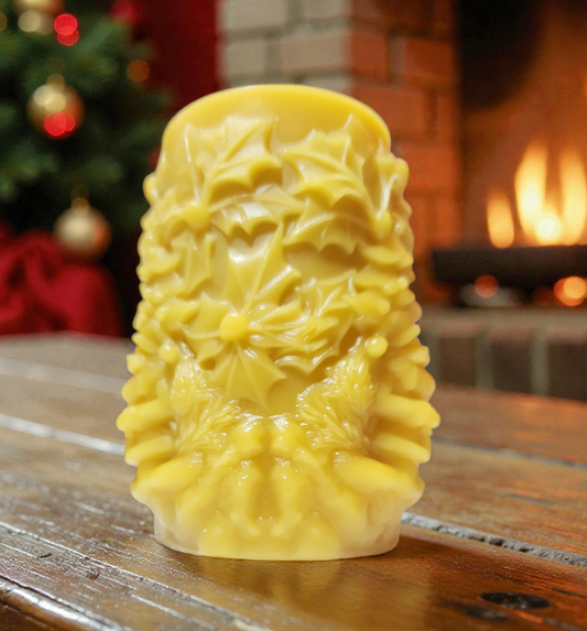 4" Santa and Holly Candle