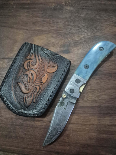 Pocket Knife Under Lock Colored Bone