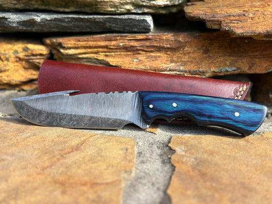 Gut Hook Knife - Damascus Steel Blade With Twist Pattern