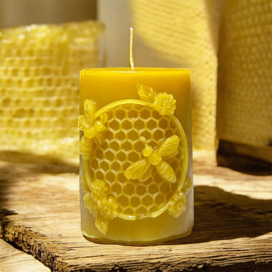 2.75" Smooth 1 circle Comb with Bees Candle