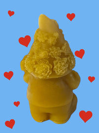 Gnome with Flower Hat Welcome Sign