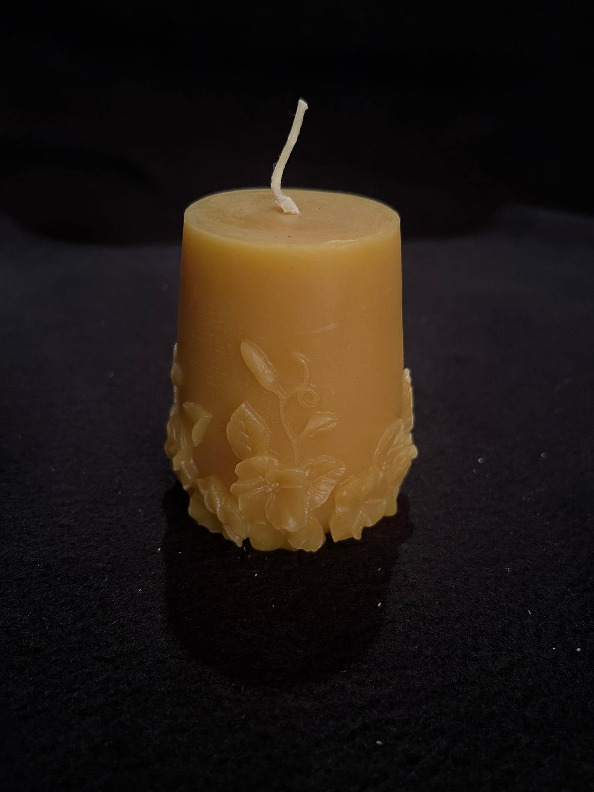 Candles - Beeswax Round Floral Base candle