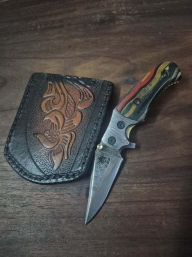 Pocket Knife Under Lock Crimson Ridge Micarta