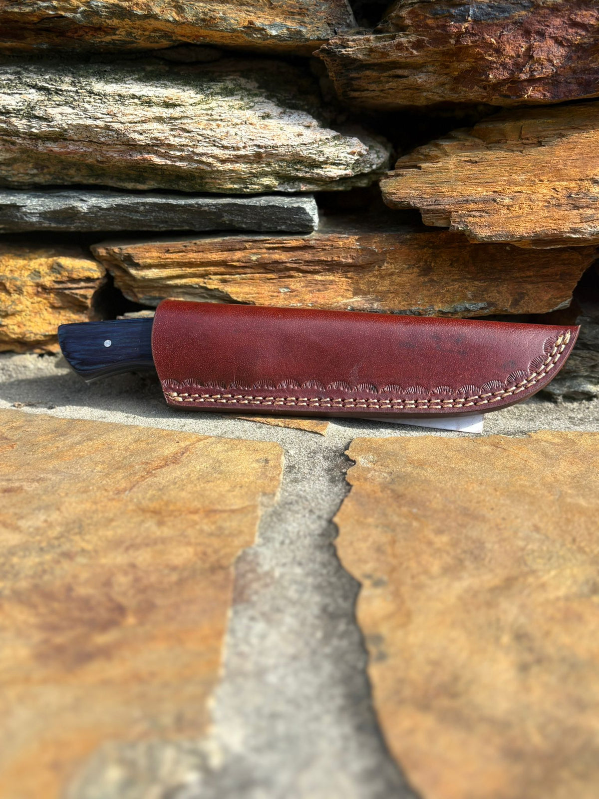 Gut Hook Knife - Damascus Steel Blade With Twist Pattern