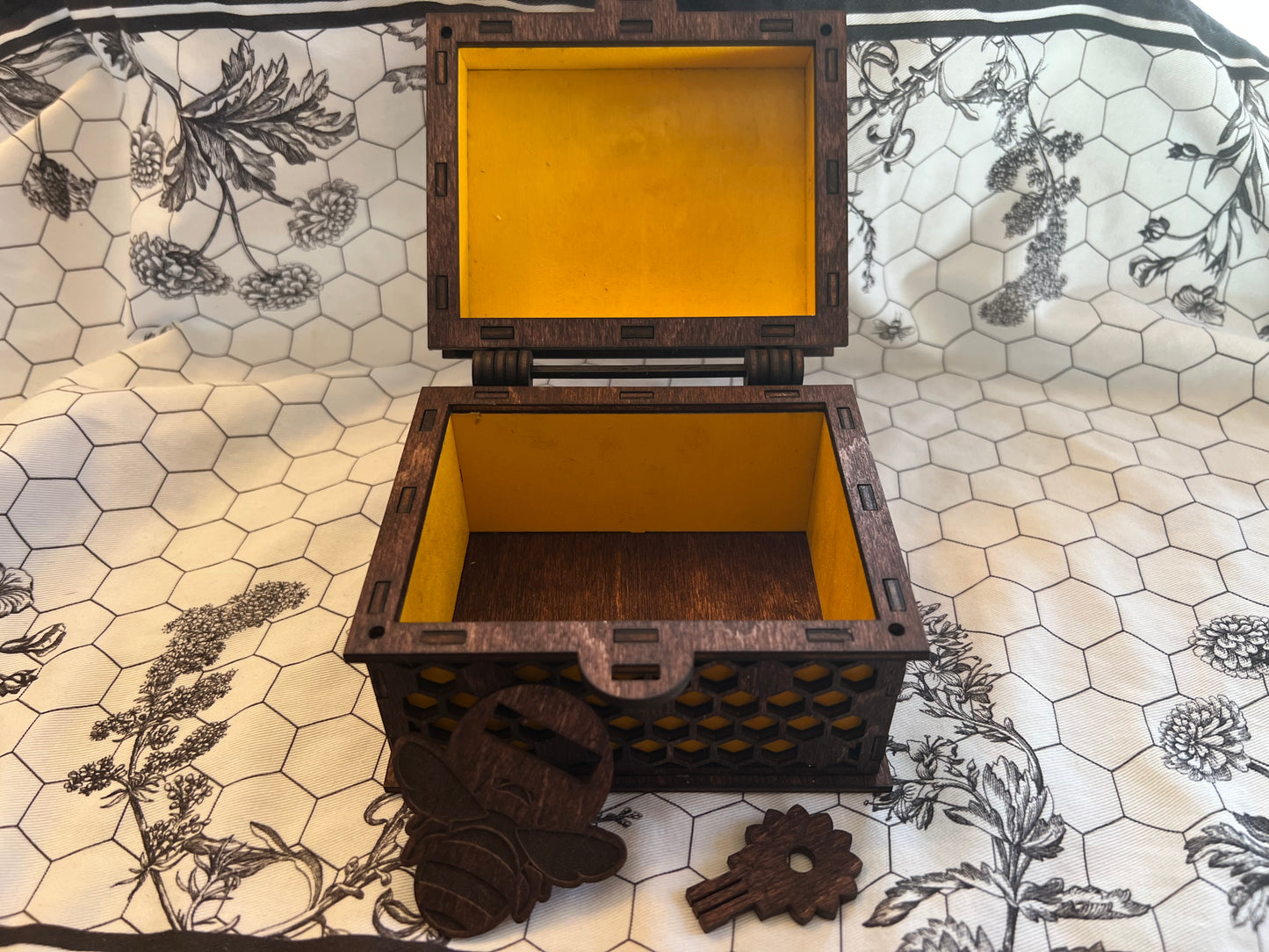 CDA Innovations - Wooden Honeycomb Treasure Box