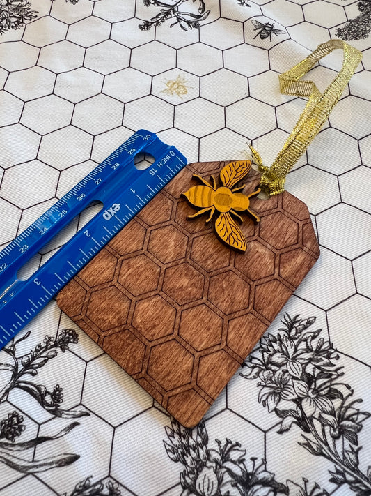 CDA Innovations - Wooden Bee Gift Tags